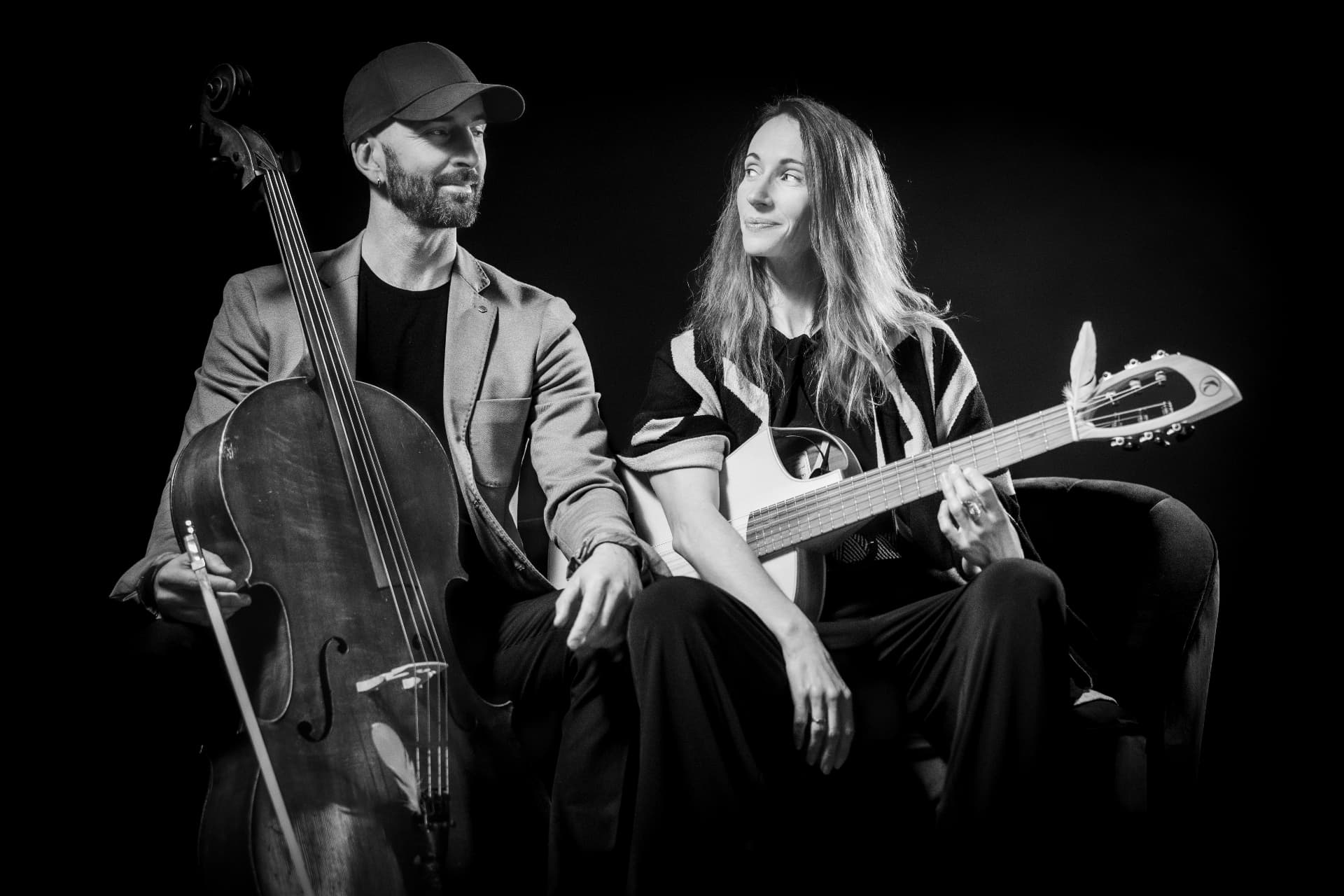 Anne-Laure et Djen, le duo SWAN, en noir et blanc